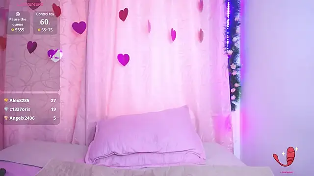 Snapshot of Saloome- chatting on March 1, 2025, 5:49 pm Saloome- online show from March 1, 2025, 5:49 pm