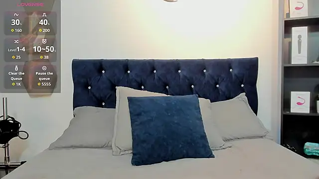 yulianademond66 online show from July 31, 2026, 10:09 pm