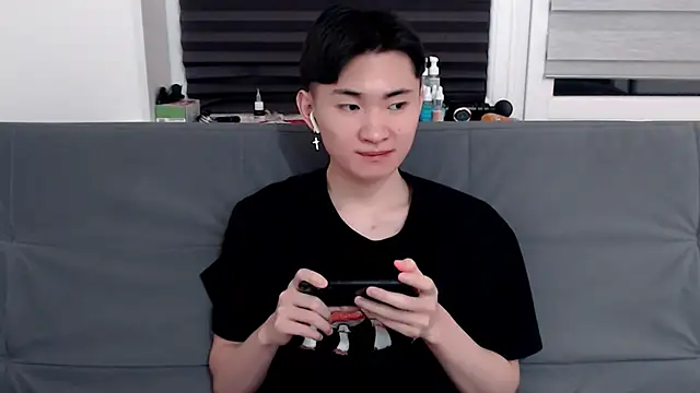 Miram Yu online show from February 7, 2025, 9:48 pm