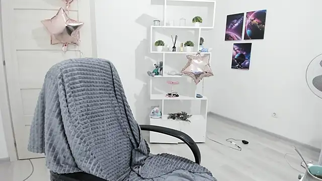 Miram Yu online show from March 12, 2025, 2:30 am