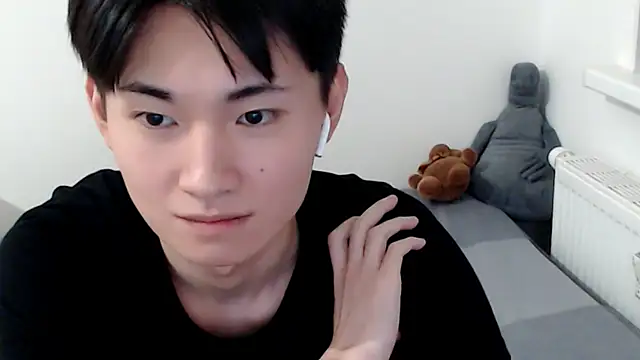 Miram Yu online show from October 15, 2025, 3:06 am