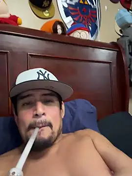 Snapshot of TommyPNP2846 chatting on December 16, 2025, 4:23 pm TommyPNP2846 online show from December 16, 2025, 4:23 pm