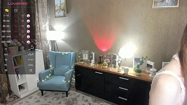 DarleneHatt online show from March 8, 2025, 11:49 pm