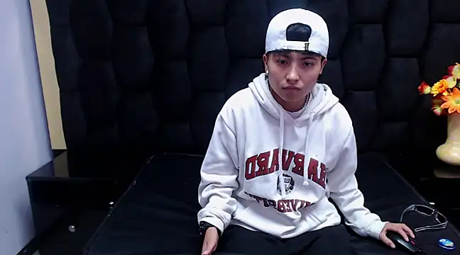 Snapshot of Im_Mathias chatting on December 27, 2024, 2:36 am Im Mathias online show from December 27, 2024, 2:36 am