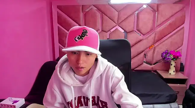 Snapshot of Im_Mathias chatting on January 19, 2025, 3:29 am Im Mathias online show from January 19, 2025, 3:29 am