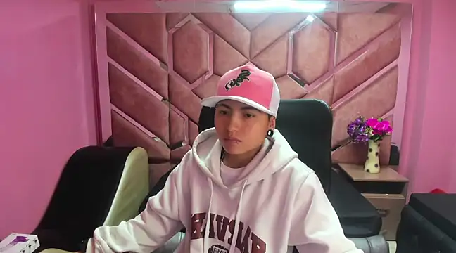 Snapshot of Im_Mathias chatting on January 21, 2025, 2:43 am Im Mathias online show from January 21, 2025, 2:43 am