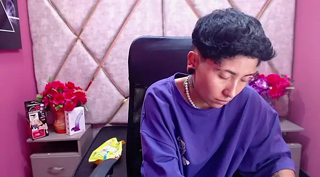 Snapshot of Im_Mathias chatting on February 14, 2025, 9:45 am Im Mathias online show from February 14, 2025, 9:45 am