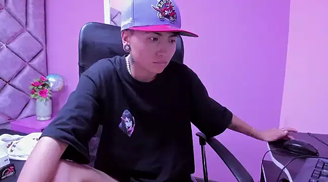 Snapshot of Im_Mathias chatting on March 19, 2025, 10:44 am Im Mathias online show from March 19, 2025, 10:44 am