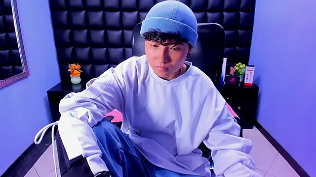 Snapshot of Im_Mathias chatting on September 18, 2025, 8:44 pm Im Mathias online show from September 18, 2025, 8:44 pm