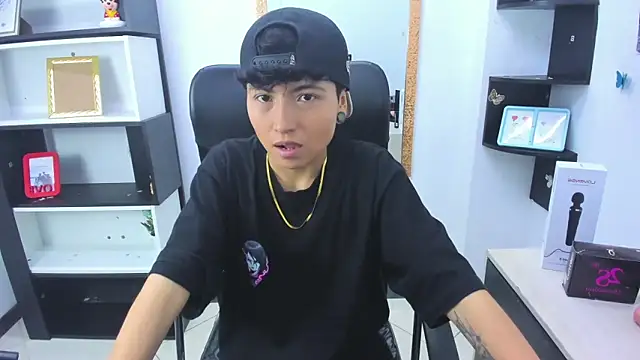 Snapshot of Im_Mathias chatting on September 19, 2025, 8:20 pm Im Mathias online show from September 19, 2025, 8:20 pm