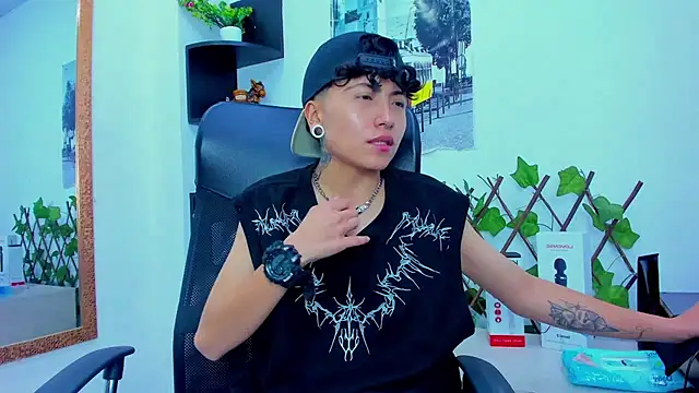 Snapshot of Im_Mathias chatting on October 18, 2025, 9:32 am Im Mathias online show from October 18, 2025, 9:32 am