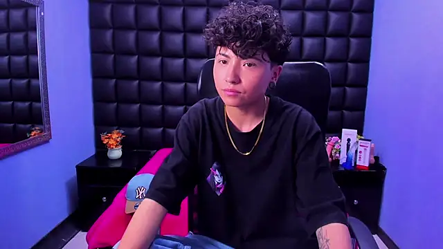 Snapshot of Im_Mathias chatting on October 25, 2025, 4:20 am Im Mathias online show from October 25, 2025, 4:20 am