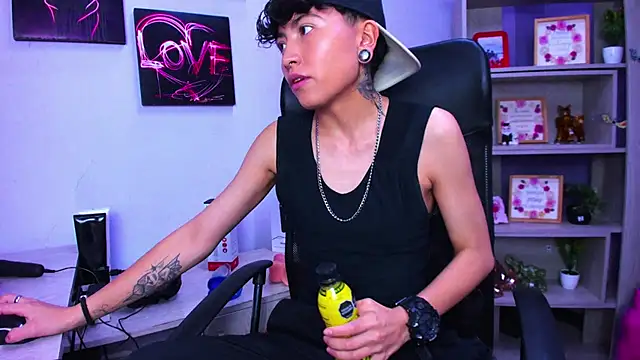 Snapshot of Im_Mathias chatting on October 29, 2025, 3:42 am Im Mathias online show from October 29, 2025, 3:42 am