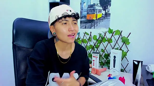 Snapshot of Im_Mathias chatting on November 9, 2025, 4:05 pm Im Mathias online show from November 9, 2025, 4:05 pm