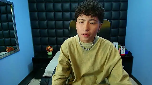 Snapshot of Im_Mathias chatting on November 13, 2025, 2:43 am Im Mathias online show from November 13, 2025, 2:43 am