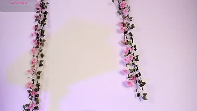 Snapshot of Luna-Chann chatting on June 24, 2026, 8:52 pm Luna-Chann online show from June 24, 2026, 8:52 pm