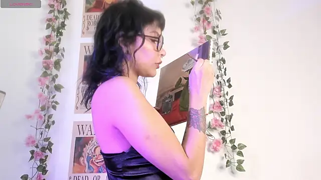Snapshot of Luna-Chann chatting on July 10, 2026, 8:11 pm Luna-Chann online show from July 10, 2026, 8:11 pm