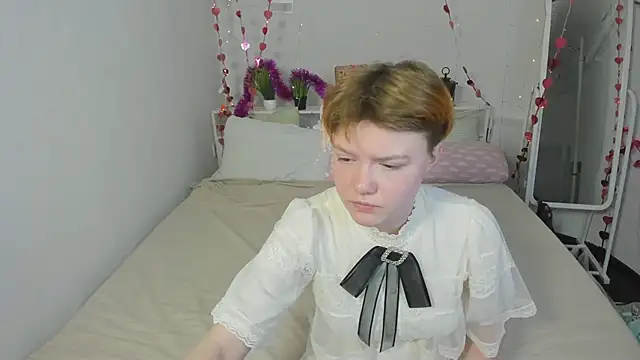 DreamyLuna online show from January 12, 2025, 8:36 pm