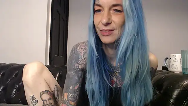 Snapshot of RavenryderUK chatting on December 23, 2024, 2:13 am RavenryderUK online show from December 23, 2024, 2:13 am