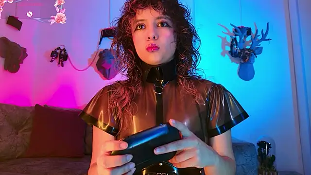 Snapshot of Sweet_Chaos chatting on May 8, 2026, 6:46 pm Sweet Chaos online show from May 8, 2026, 6:46 pm