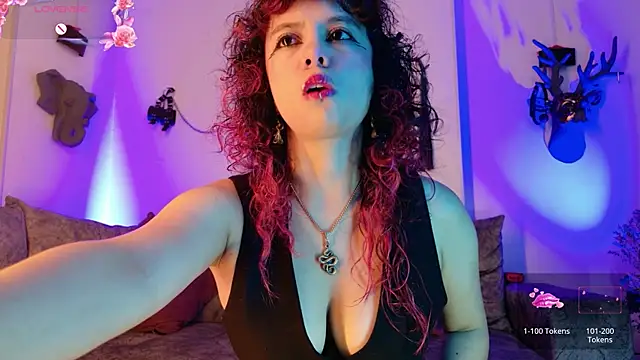 Snapshot of Sweet_Chaos chatting on June 5, 2026, 5:51 pm Sweet Chaos online show from June 5, 2026, 5:51 pm