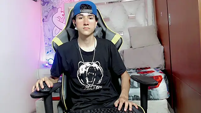 johnny cagee online show from October 16, 2025, 4:24 am