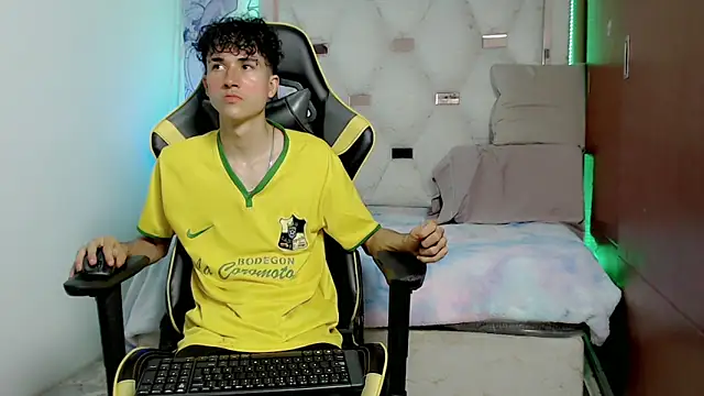 johnny cagee online show from October 20, 2025, 5:30 am