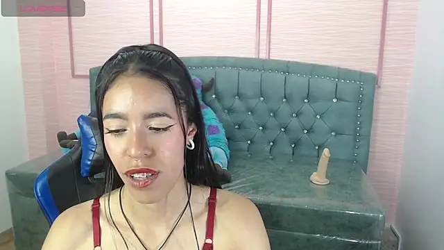 Snapshot of stephania_t chatting on February 13, 2025, 1:26 pm stephania t online show from February 13, 2025, 1:26 pm