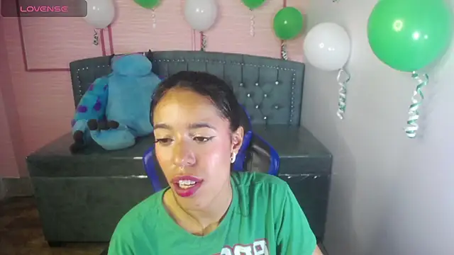 Snapshot of stephania_t chatting on March 15, 2025, 1:51 pm stephania t online show from March 15, 2025, 1:51 pm