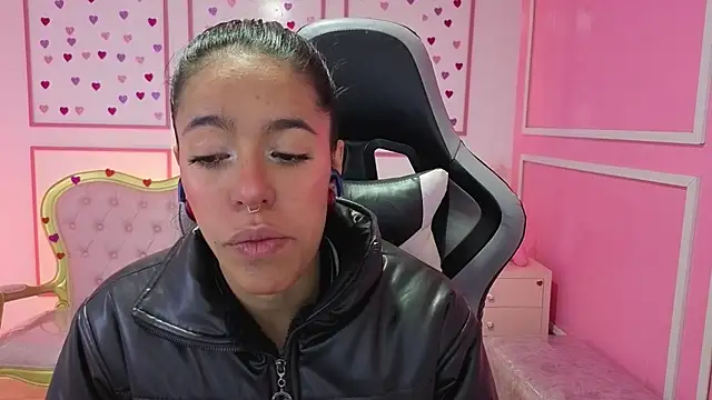 Snapshot of stephania_t chatting on September 26, 2025, 11:36 am stephania t online show from September 26, 2025, 11:36 am