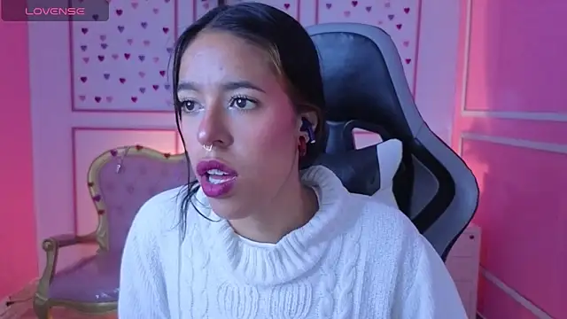 Snapshot of stephania_t chatting on October 17, 2025, 11:57 am stephania t online show from October 17, 2025, 11:57 am