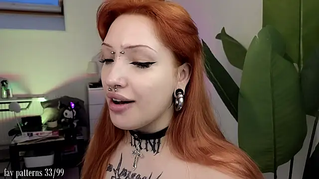 Snapshot of violetviolator chatting on March 13, 2025, 4:49 am violetviolator online show from March 13, 2025, 4:49 am