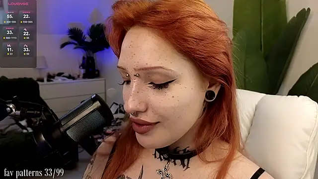 Snapshot of violetviolator chatting on March 21, 2025, 6:16 am violetviolator online show from March 21, 2025, 6:16 am