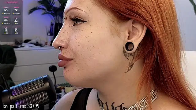 Snapshot of violetviolator chatting on March 22, 2025, 5:28 am violetviolator online show from March 22, 2025, 5:28 am