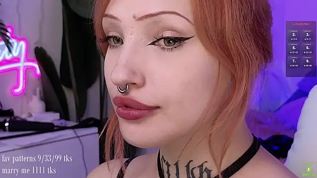 Snapshot of violetviolator chatting on October 11, 2025, 6:23 am violetviolator online show from October 11, 2025, 6:23 am