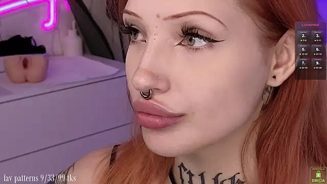 Snapshot of violetviolator chatting on November 8, 2025, 4:34 am violetviolator online show from November 8, 2025, 4:34 am