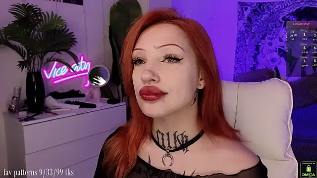 Snapshot of violetviolator chatting on November 23, 2025, 5:07 am violetviolator online show from November 23, 2025, 5:07 am