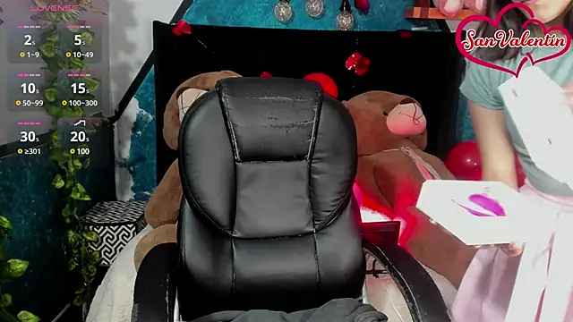  Sophie  miller online show from February 16, 2025, 7:05 pm