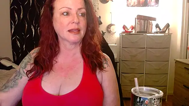 Nikkimastersgirl1091 online show from February 14, 2026, 1:41 pm