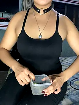 Snapshot of Effyvice13 chatting on September 27, 2025, 2:38 am Effyvice13 online show from September 27, 2025, 2:38 am