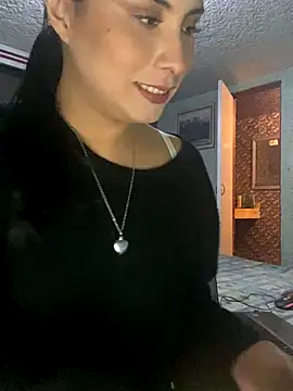 Snapshot of Effyvice13 chatting on October 8, 2025, 2:31 am Effyvice13 online show from October 8, 2025, 2:31 am