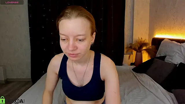 Michelle Blond online show from December 21, 2025, 8:21 am