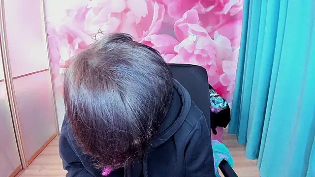 EmiliaYours online show from January 31, 2025, 12:51 pm