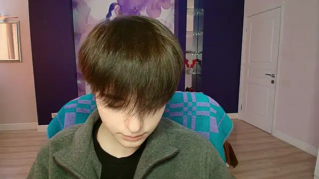 EmiliaYours online show from February 3, 2025, 12:47 pm