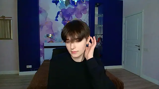 EmiliaYours online show from February 18, 2025, 4:59 pm