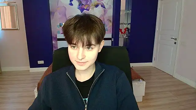 EmiliaYours online show from February 22, 2025, 1:13 pm