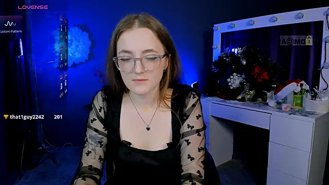 luna berryy online show from January 10, 2025, 8:59 pm