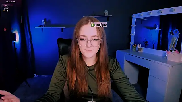 luna berryy online show from March 11, 2025, 2:43 am