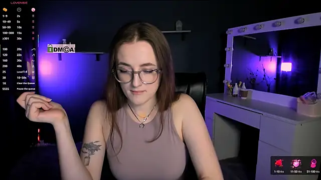 luna berryy online show from March 11, 2025, 9:26 pm