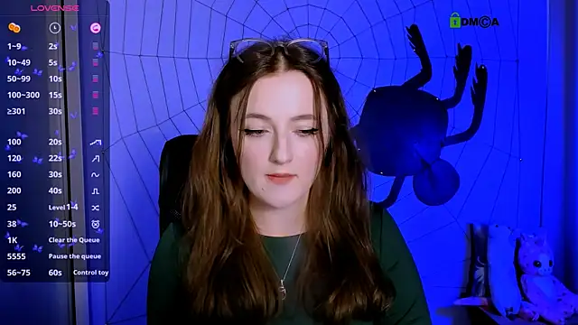 luna berryy online show from October 29, 2025, 8:43 pm